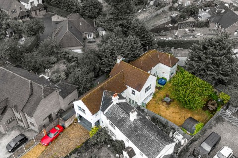 View full details for Heath End Road, Flackwell Heath, HP10