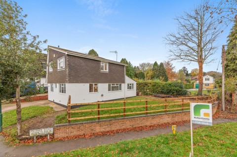 View full details for Fromer Road, Wooburn Green, HP10