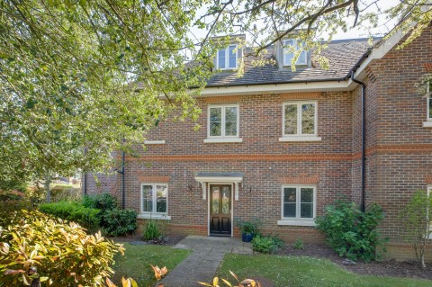 View full details for Straight Bit, Flackwell Heath, HP10