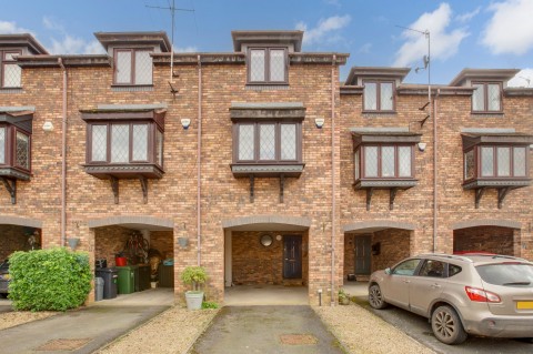 View full details for Groves Close, Bourne End, SL8