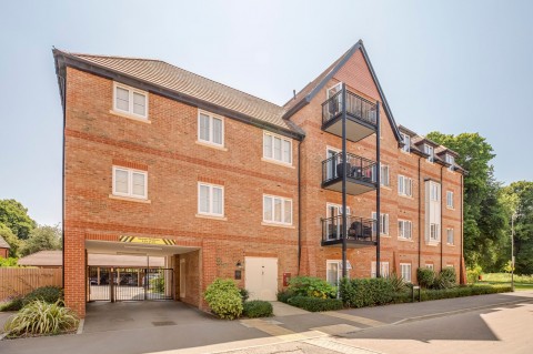 View full details for Aspen Road, High Wycombe, HP10