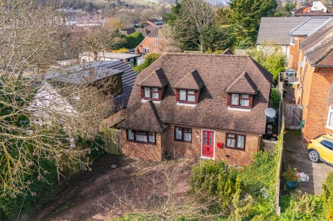 View full details for Derehams Lane, Loudwater, HP10