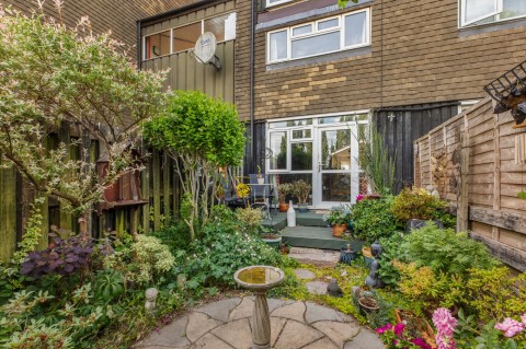 View full details for Barleyfields, Wooburn Green, HP10