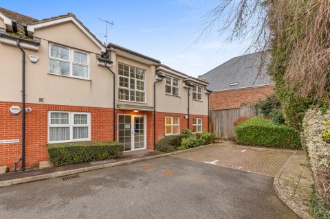 View full details for Walnut Grove, Wooburn Green, HP10