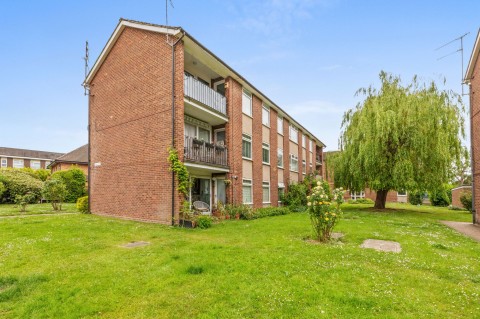 View full details for Cressington Place, Bourne End, SL8
